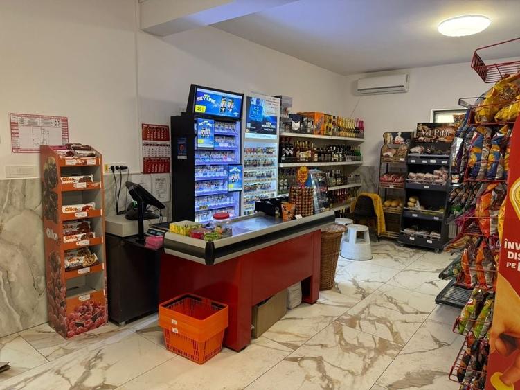 Casă cu 4 camere în Exterior Vest