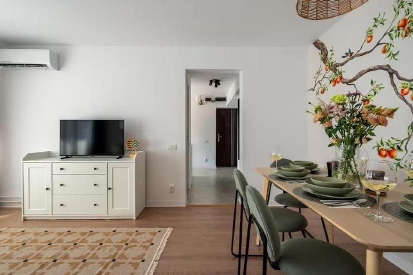 Apartament cu 2 camere semidecomandat, mobilat în Universitate