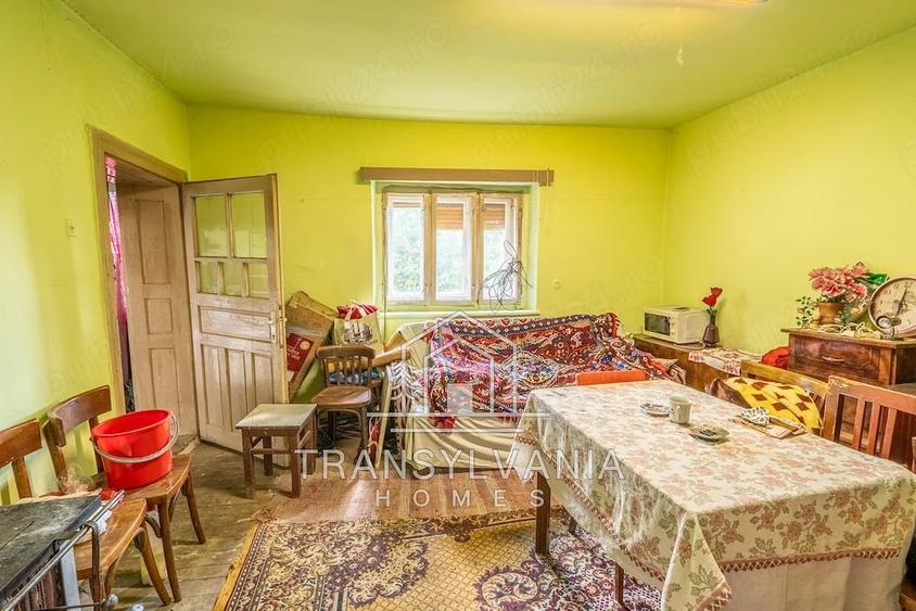 Casă cu Teren 2560 Mp în Sâmboleni
