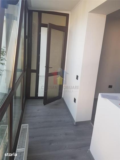 Apartament cu 3 camere decomandat în Calea Galați