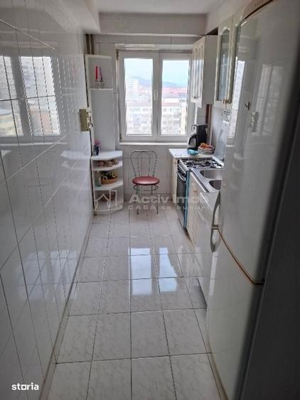 Apartament cu 4 camere decomandat în Ostroveni