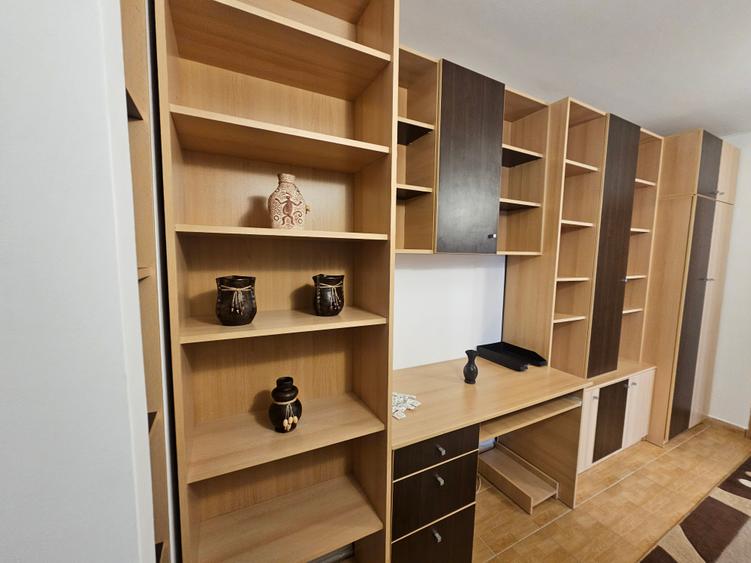 Apartament cu 3 camere decomandat în Gară