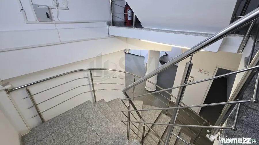 Casă cu 7 camere cu Teren 185 Mp în Cotroceni