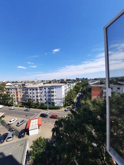 Garsonieră decomandată în Central