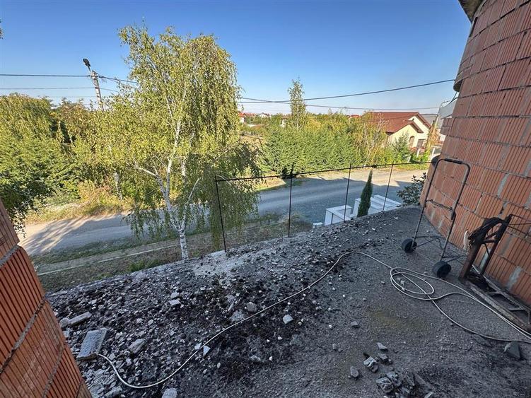 Casă cu 4 camere cu Teren 750 Mp în Exterior Sud