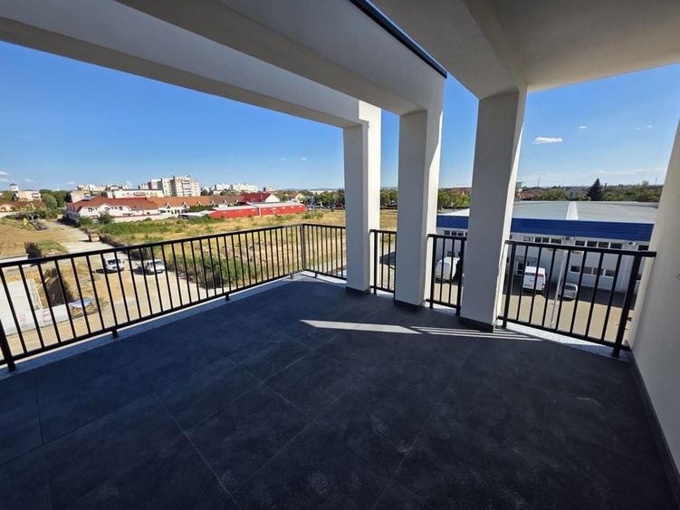 Apartament cu 3 camere în Careiului