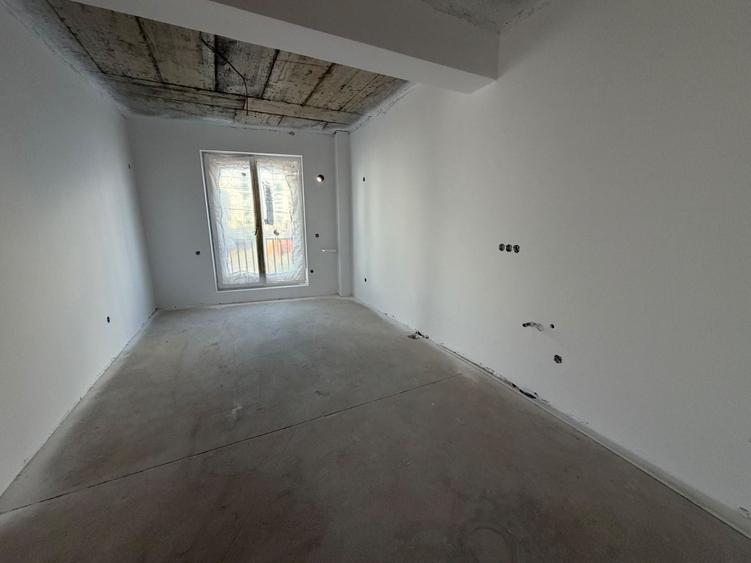 Apartament cu 2 camere decomandat în Theodor Pallady