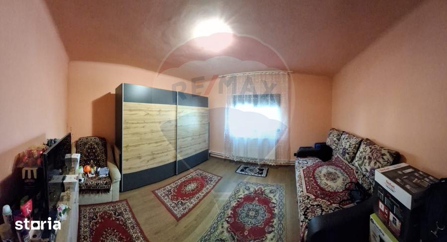 Casa spa?ioasa de vanzare in zona metropolitana, Fughiu - 9