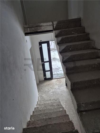 Casă cu 7 camere cu Teren 598 Mp în Sântandrei