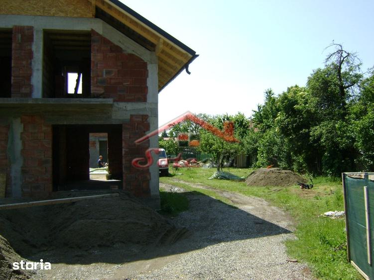 Casă cu 3 camere cu Teren 550 Mp în Cornu
