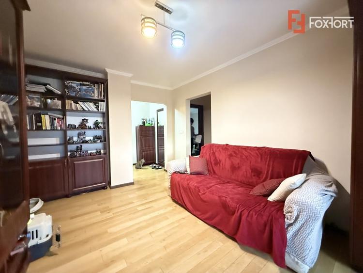 Apartament cu 4 camere semidecomandat, mobilat în Bucovina