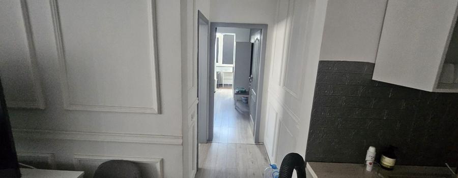 Apartament cu 3 camere în Rosetti