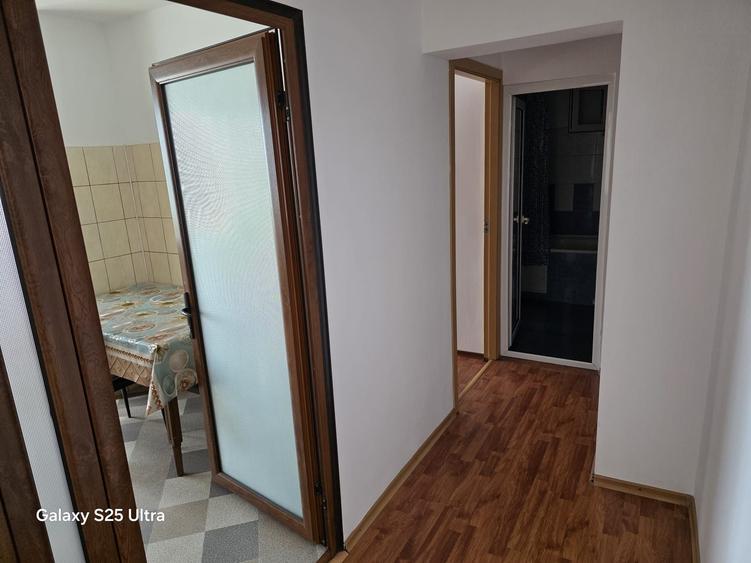 Apartament cu 3 camere decomandat în Vărsătura