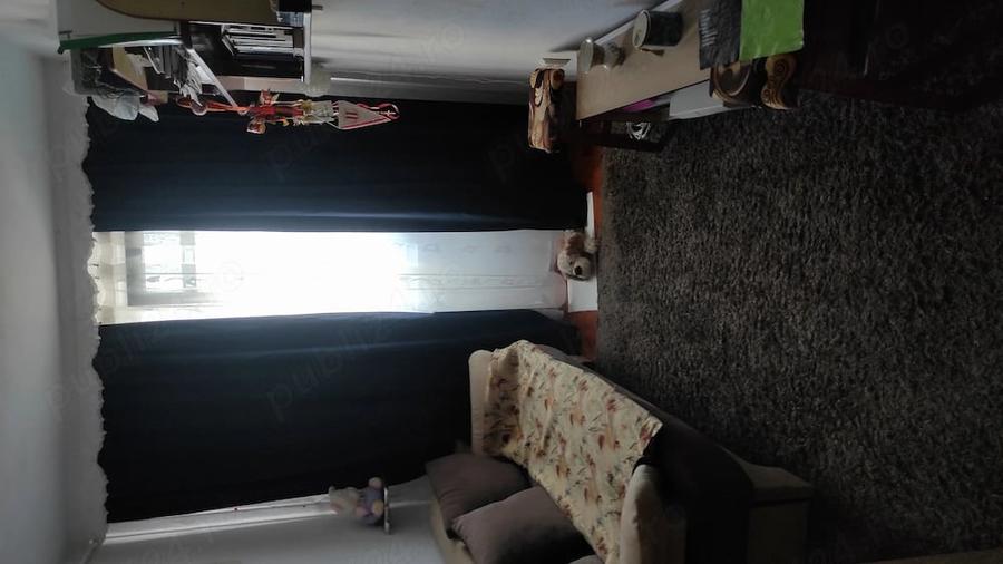 Apartament cu 3 camere semidecomandat în Dărmănești