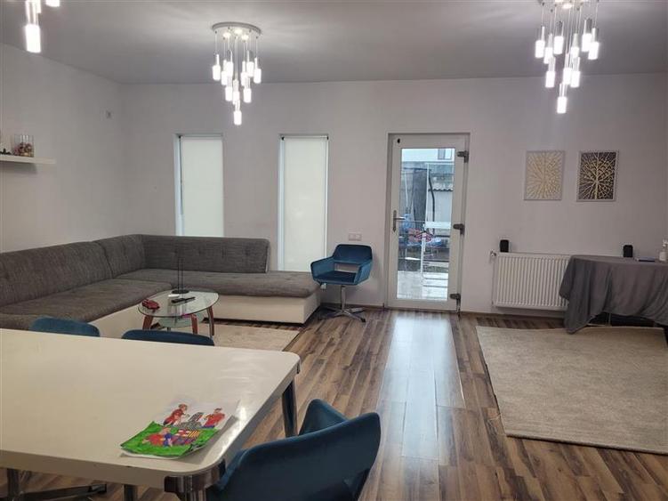 Casă cu 4 camere cu Teren 230 Mp în Micro 3