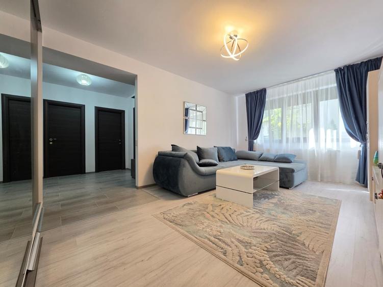 Apartament cu 2 camere semidecomandat în 1 Decembrie