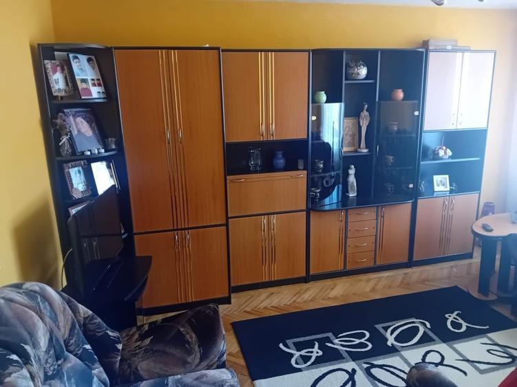 Apartament cu 3 camere decomandat în Precista