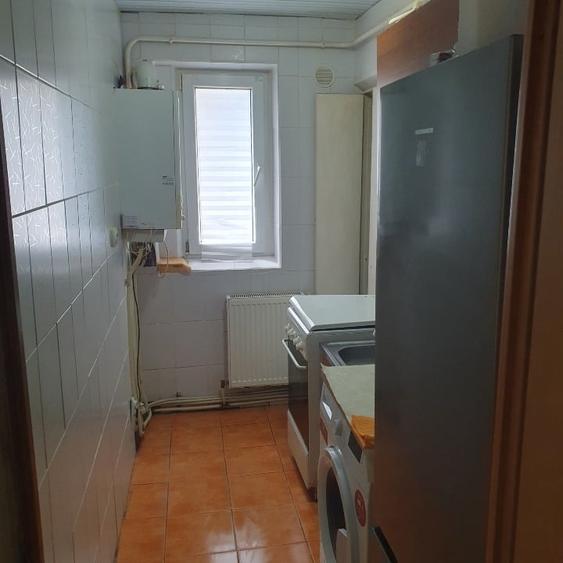 Apartament cu 3 camere decomandat, mobilat în Central