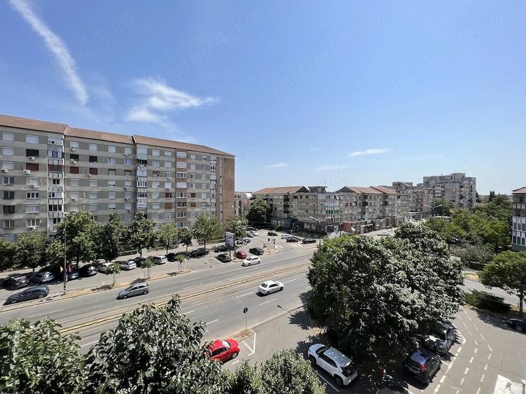 Apartament cu 3 camere decomandat în Decebal