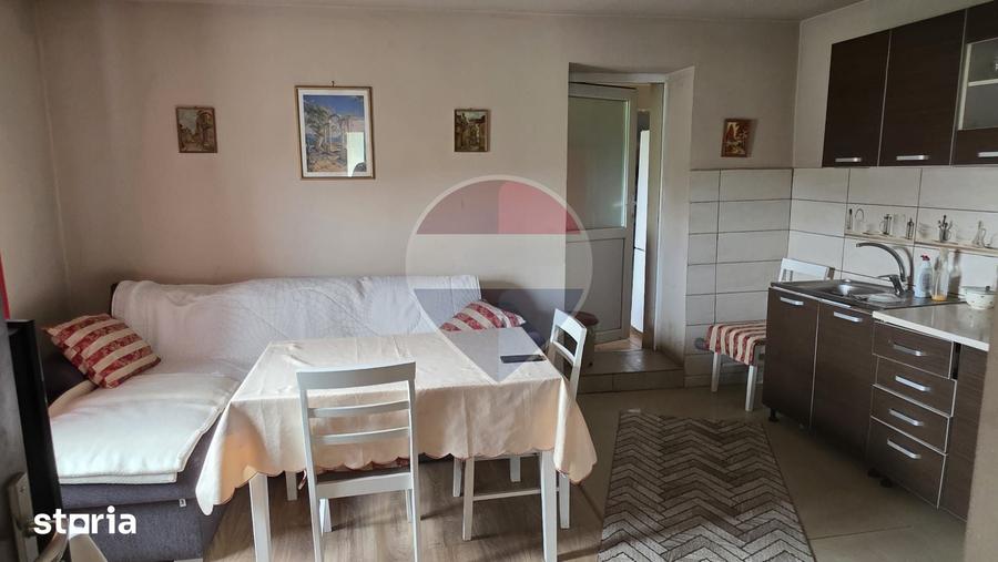 Casă cu 2 camere cu Teren 2800 Mp în Elciu