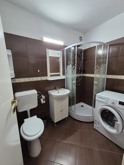 Garsonieră decomandată în Lipovei