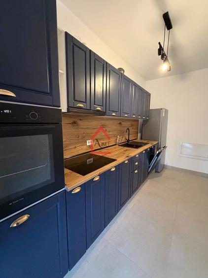 Apartament cu 2 camere semidecomandat, mobilat în Baza 3