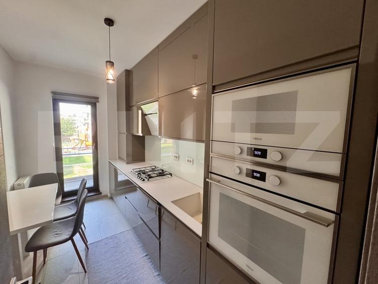 Apartament cu 3 camere decomandat, mobilat în Central