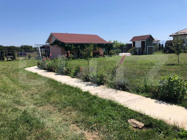 Casă individuală cu 1 camere cu Teren 1000 Mp în Nord