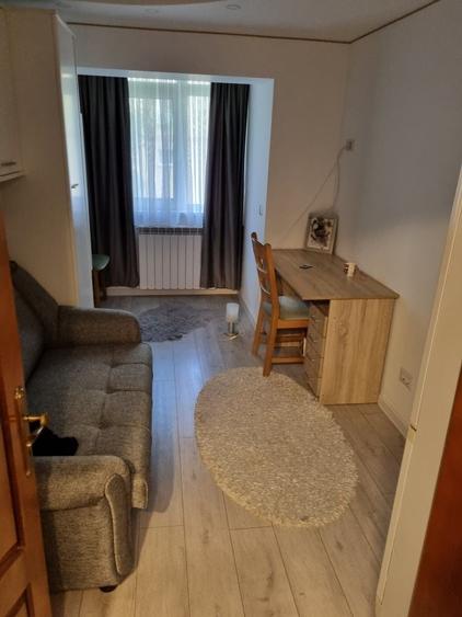 Apartament cu 3 camere semidecomandat în Central