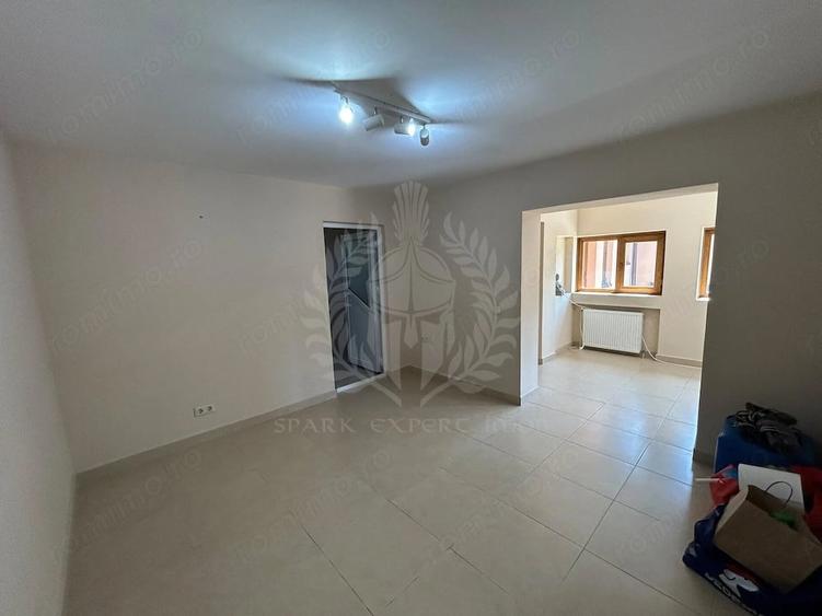 Casă cu 3 camere cu Teren 165 Mp în Central