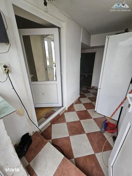 Casă cu 4 camere cu Teren 254 Mp în Giulești