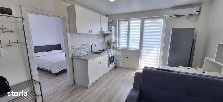 Apartament cu 2 camere semidecomandat în Apărătorii Patriei