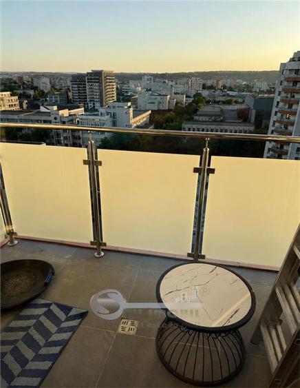 Apartament cu 3 camere decomandat în Palat