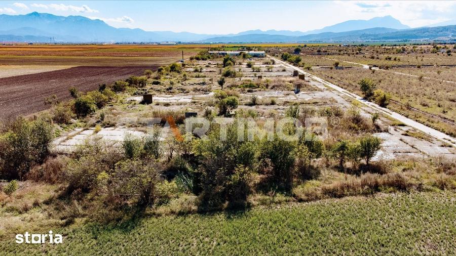 Teren de 13750 mp, în Central