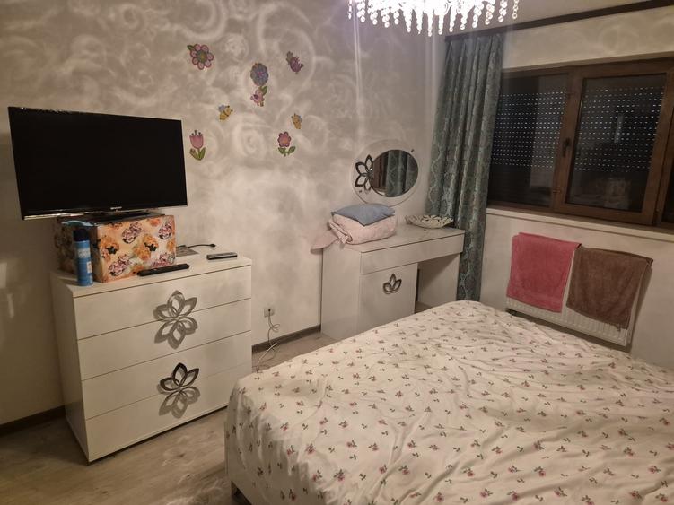 Casă individuală cu 4 camere cu Canalizare în 1 Decembrie