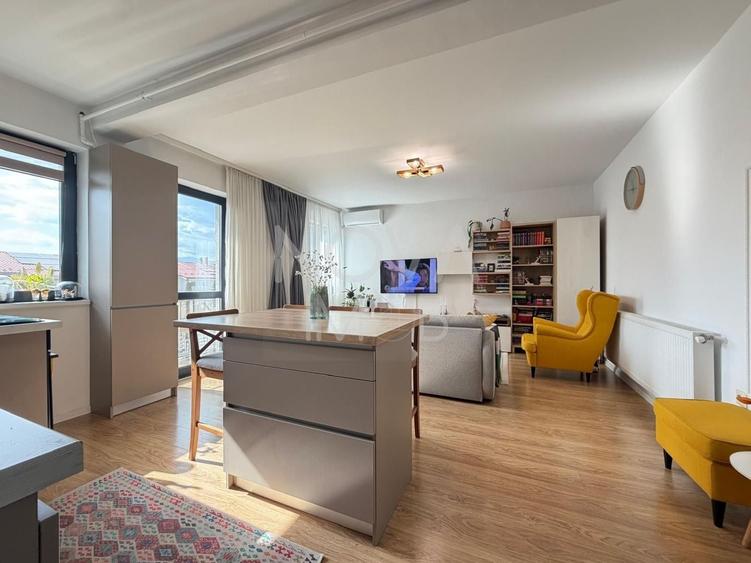 Apartament cu 2 camere semidecomandat, mobilat în Șelimbăr