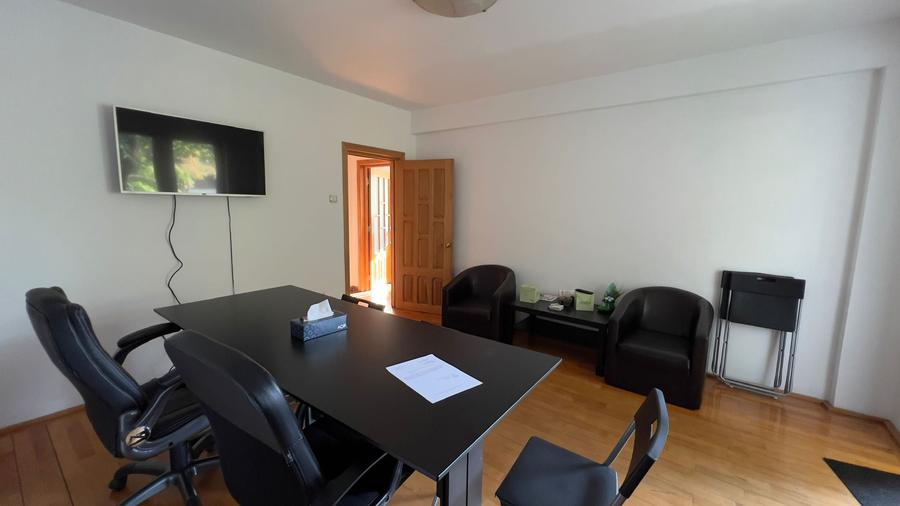 Apartament cu 4 camere decomandat în Obor