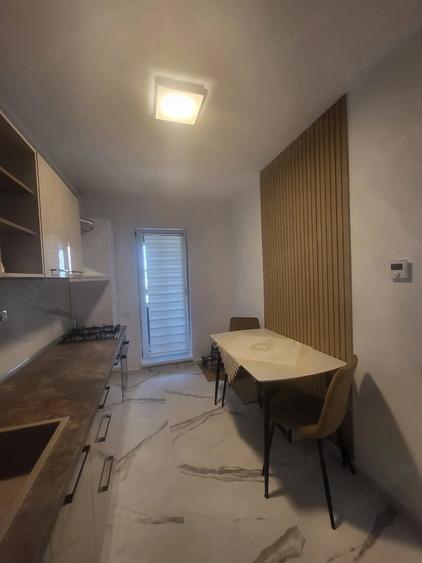 Apartament cu 2 camere decomandat, mobilat în Aurel Vlaicu
