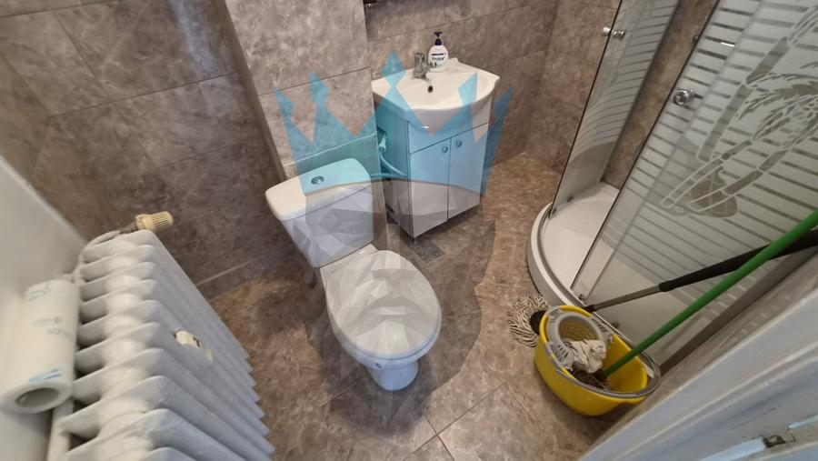 Apartament cu 3 camere decomandat, mobilat în P-ța Unirii