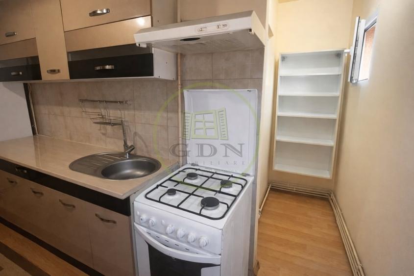 Apartament cu 2 camere decomandat, mobilat în 13 Decembrie