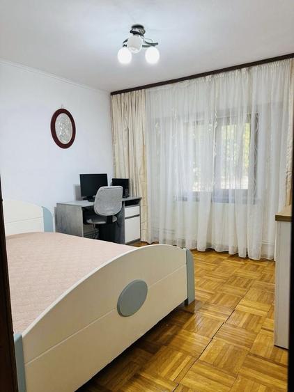 Apartament cu 3 camere decomandat în Central