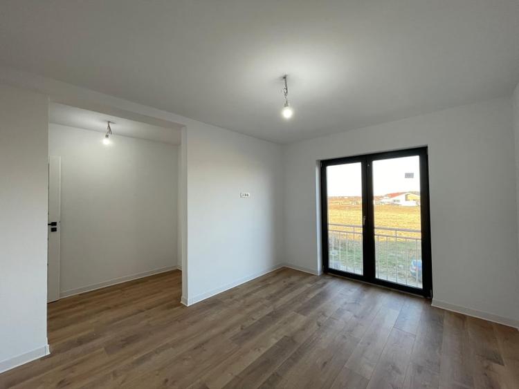 Duplex cu 4 camere cu Teren 365 Mp în Moșnița Veche