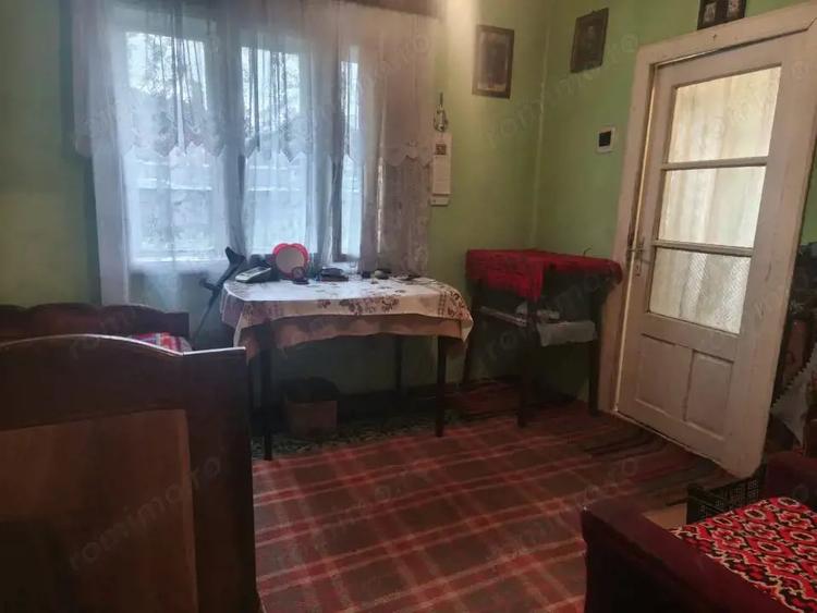 Casă cu 2 camere cu Teren 1600 Mp în Grămești