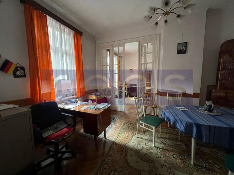 Casă individuală cu 8 camere cu Canalizare în Calea Călărașilor