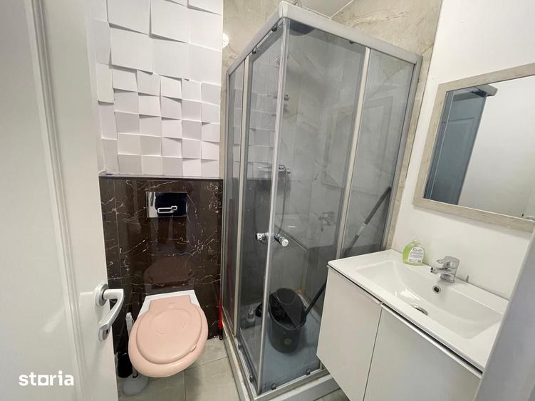Apartament cu 4 camere decomandat în Rogerius