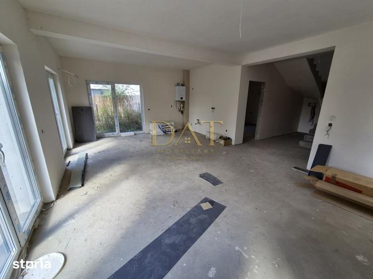 Casă cu 4 camere cu Teren 332 Mp în Chinteni