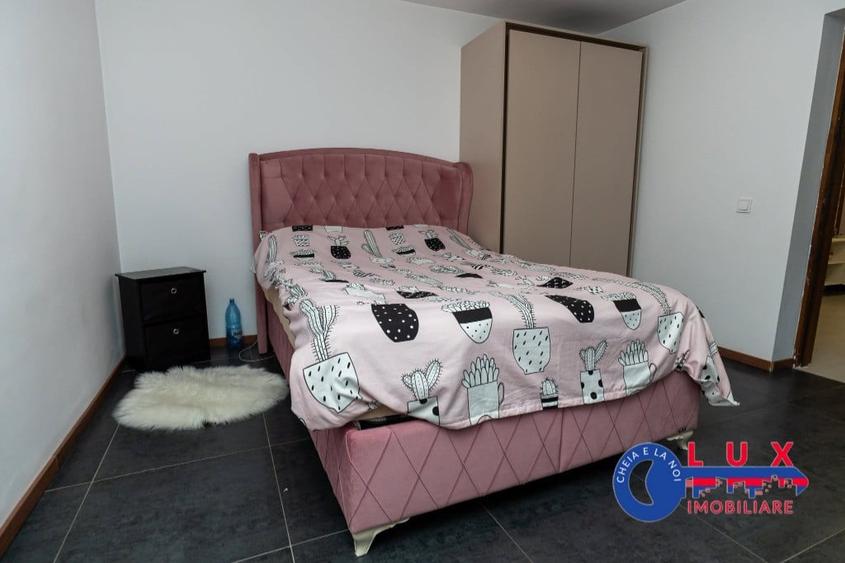 Casă cu 4 camere cu Teren 722 Mp în Babadag