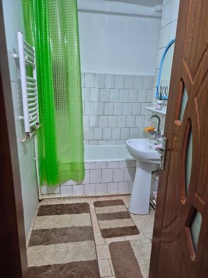 Apartament cu 2 camere decomandat, mobilat în Central