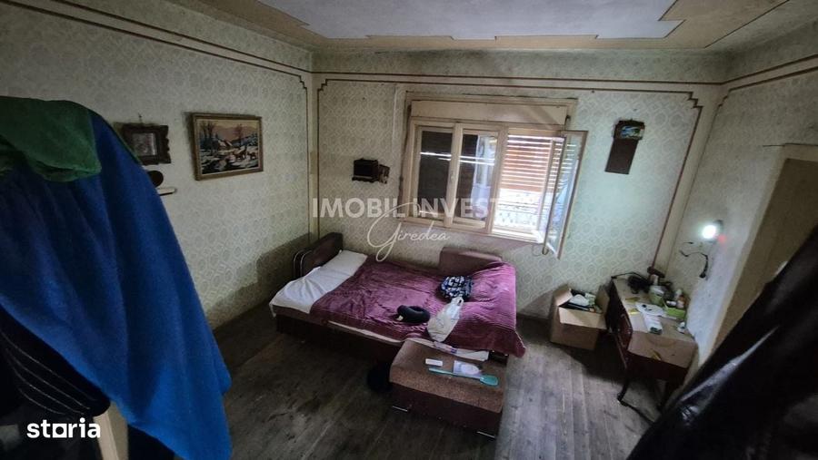 Casă cu 4 camere cu Teren 500 Mp în Teiu