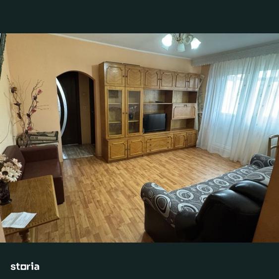 Apartament cu 2 camere semidecomandat în Craiovița Nouă
